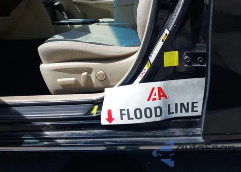 2013 Toyota Camry Le z USA, uszkodzony, nr VIN 4T4BF1FK3DR286996